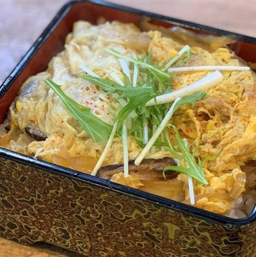 🌻日替わりランチ「やわらかいソフトイカの卵とじ丼」お食事処向日葵