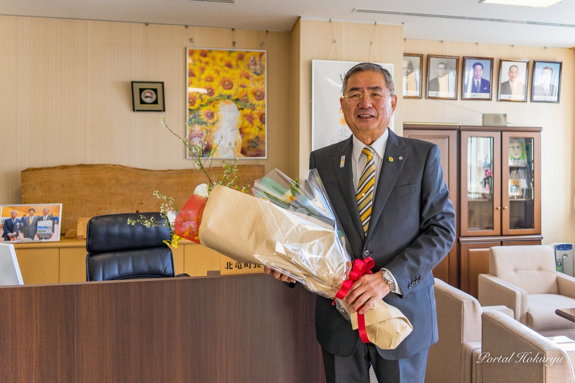 Belediye Başkanı Yutaka Sano üçüncü döneminde ilk kez göreve başlıyor ve tutkulu bir konuşma yapıyor