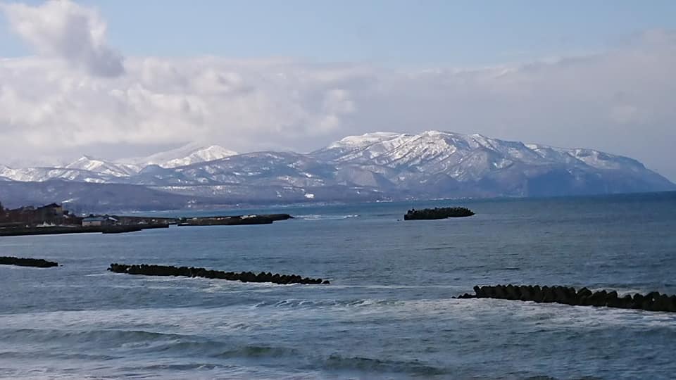 होकुर्यु टाउन के मेयर युताका सानो की गतिविधि रिपोर्ट; सोमवार, 23 मार्च को मेयर, विभाग और अनुभाग प्रमुखों के साथ बैठक