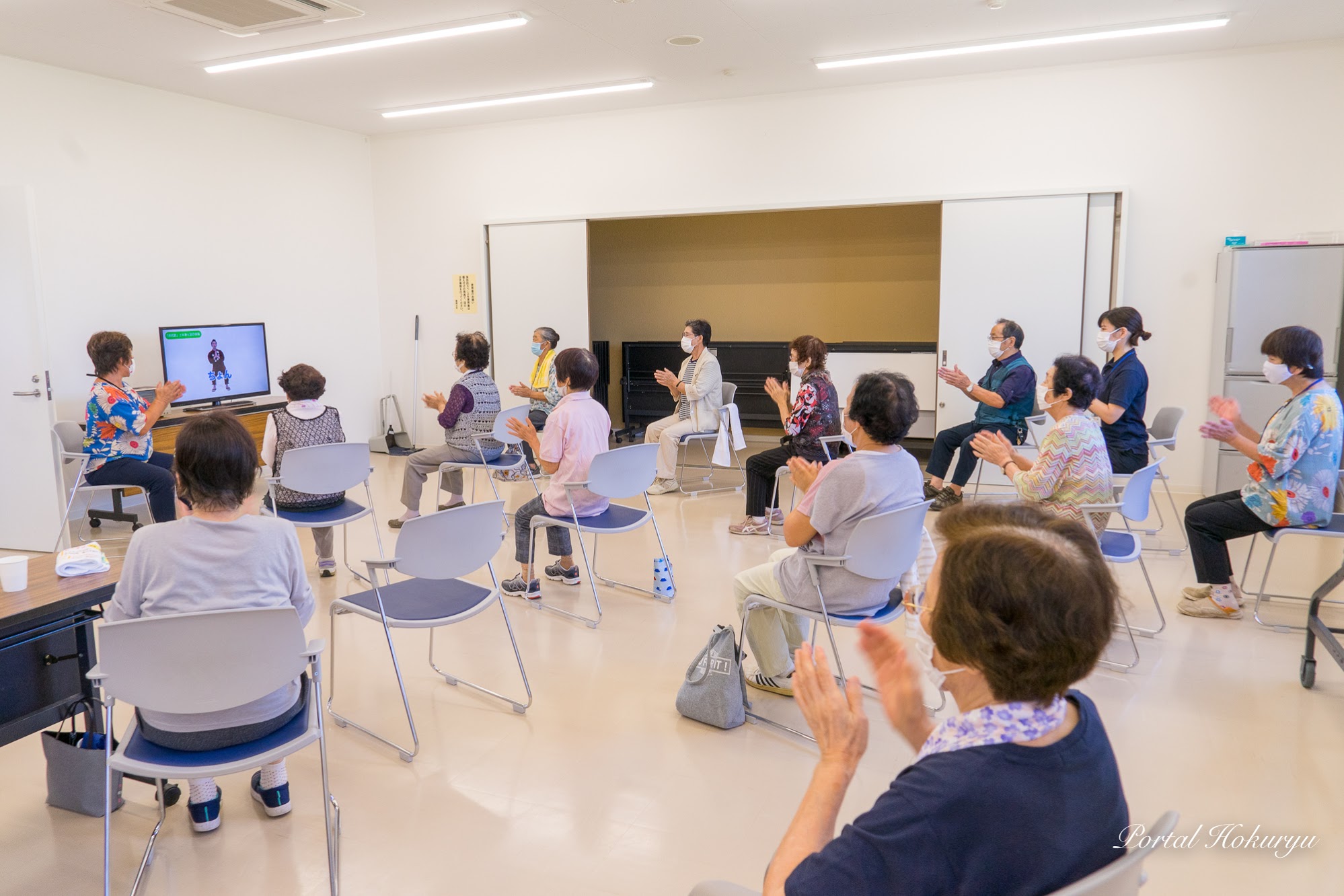 Tanpopo Kulübü faaliyetlerinde gülümsemeler bol (Hokuryu Kasabası Sosyal Refah Konseyi)