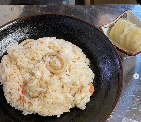 🌻 วันอังคารที่ 22 กันยายน - ข้าวอบหม้อดิน🍚 เสิร์ฟพร้อมกะหล่ำปลีม้วนชามเล็ก [ร้านอาหารฮิมาวาริ]