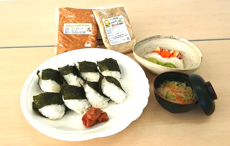 北竜町長 佐野豊 活動報告・11月12日（木）おむすび動画制作「ひまわりライス」(協力〜碧水支え会いの会の皆さま)