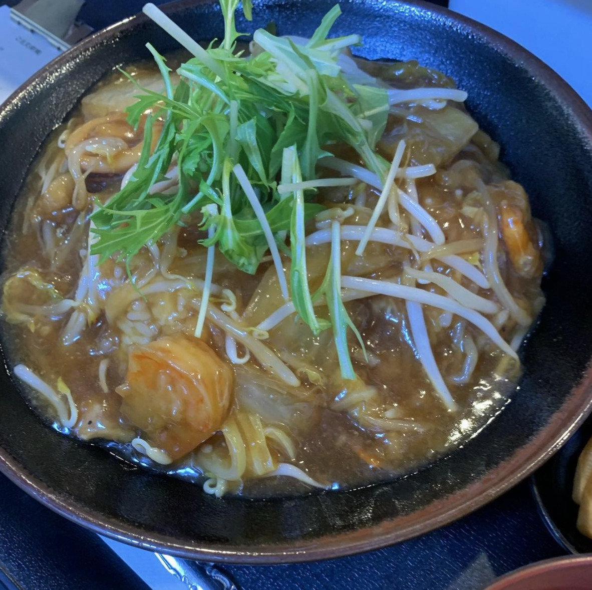 🌻 2月10日（水）えび、イカ、海鮮がたくさん入ったボリューム満点の中華丼でした ♪【お食事処向日葵】