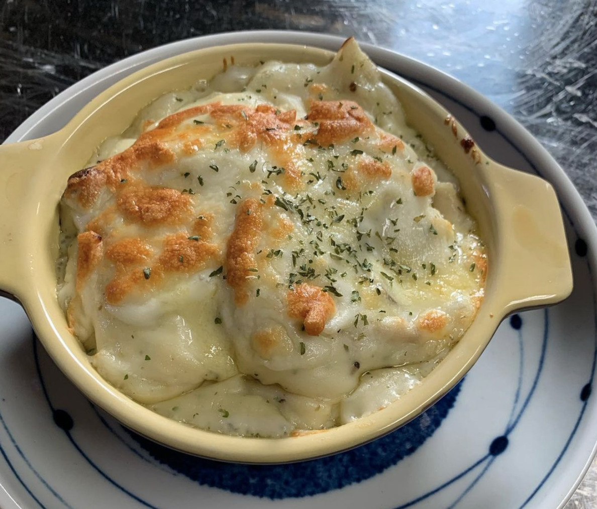🌻 2月18日（木）グラタン定食 ♪ サラダとご飯、味噌汁付きでした 😊【お食事処向日葵】