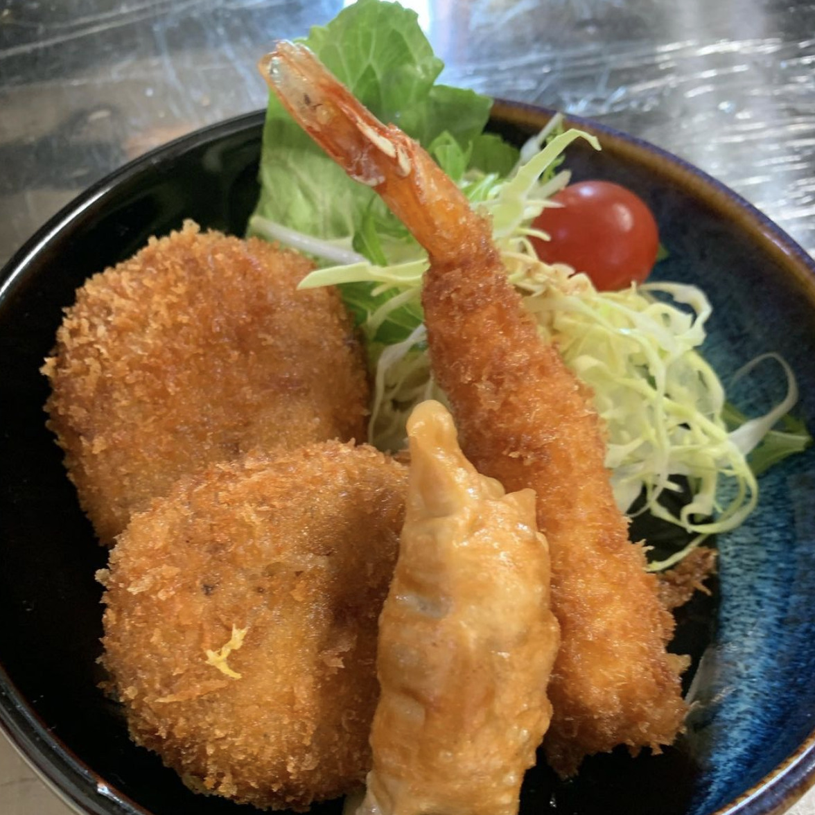 🌻 12 fevral Cümə: Qızardılmış yemək ♪ Qızardılmış krevet, kroket və gyoza ♪ [Himawari Restoranı]