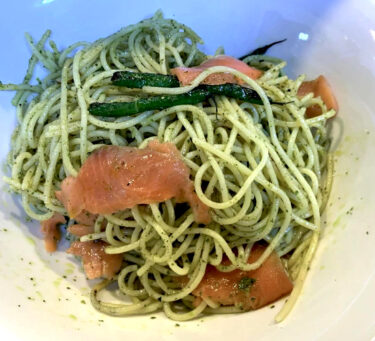 🌻 6月16日（水）バジルパスタでした 🍝 スモークサーモンとインゲンのジェノベーゼ（バジル味）😄【お食事処向日葵】