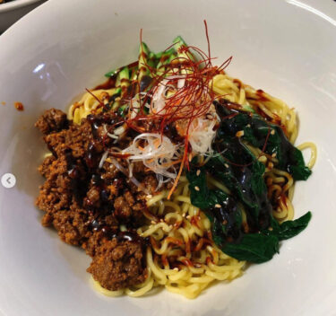 🌻 19 Temmuz (Pazartesi) Hafif ve hafif baharatlı bir jajangmyeon 😊 Restoran klimalıdır [Himawari Restoran]