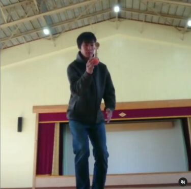 Yarın (19/10) etkinlik günü! Videoda tek dönüşlü deniz feneri keninin bir uygulaması yer alıyor. Hiç başarılı değil lol [Hokuryu Kendama Kulübü]