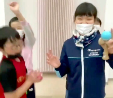 けん玉クリスマス１４日目：「空中ブランコ」 最後に久しぶりの、おまたぱつんぱつんを取り入れました！【北竜けん玉クラブ】