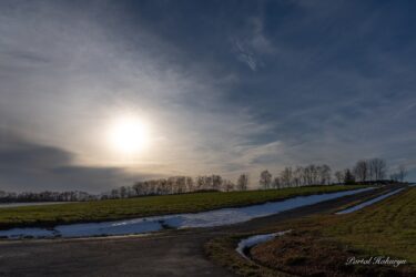 Günəbaxan kəndini işıqlandıran isti bir işıq
