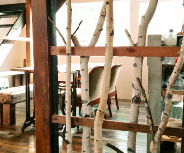 白樺の枝 販売開始！北海道北竜町の山林で美しいものだけを厳選しました。長く利用していただければ幸いです【自然下・上井達矢さん仁美さん】