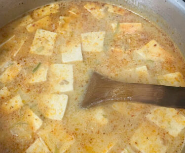 🌻 2月14日（月）麻婆丼でした ♪ 牛乳を使った白麻婆丼となっていました 😊【お食事処向日葵】