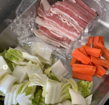 🌻 2月19日（土）野菜とお肉炒め 🥬 ♪ でした 😊 23日㊗️ 24日（木）連休となります🙇‍♀️【お食事処向日葵】