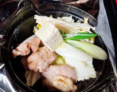 🌻 3月5日（土）キムチ鍋 🫕 でした ♪ 鍋にキムチの鍋汁を入れて完成 😊【お食事処向日葵】