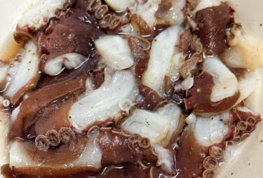 🌻 3月15日（火）活タコ 🐙 のから揚げのせ餡かけご飯でした 😊【お食事処向日葵】