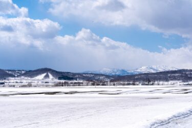 悠々とそびえる恵岱岳