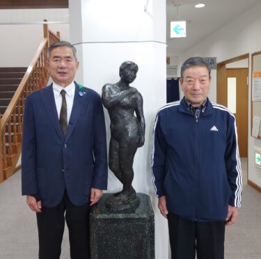 北竜町長 佐野豊 活動報告・4月18日（月）町長部局課長等ミーティング、ブロンズ像の贈呈旭川杉尾昇氏・彫刻家新田実氏製作「婦人像」