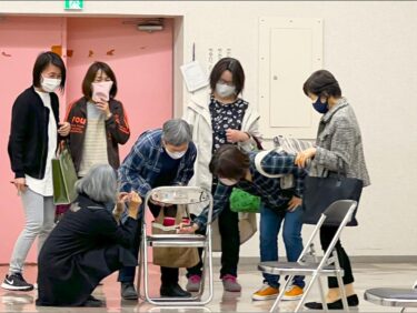 Luyện tập với 12 người vào thứ Năm ngày 12 tháng 5. Chúng tôi đã nhận được thông tin về buổi hòa nhạc chung của Liên đoàn Hợp xướng Kita Sorachi vào tháng tới [Hokuryu Town Sunflower Chorus]