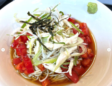 🌻 7月1日（金）以前好評でした、地域おこし協力隊・中野さん考案の 冷製トマト蕎麦 🍅 でした ♪ ♪ 😊【お食事処向日葵】