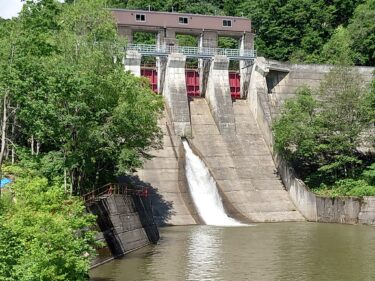 Thị trưởng Thị trấn Hokuryu Báo cáo hoạt động Yutaka Sano - Ngày 7 tháng 7 (Thứ Năm) Thăm đập sông Uryu (Shumarinai, Thị trấn Horokanai) ☆ Khôi phục đập sông Uryu (Dự án đảm bảo chức năng lũ lụt)