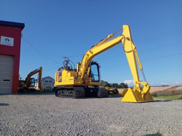 ICT建機の法面バケットが出来上がりました。今日の「ひまわりの里」ひまわりの写真1枚目が観光センター付近、上の方は徐々に黄色くなってきています【北興建設】