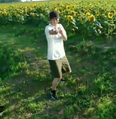 Saya bermain Kendama di Desa Bunga Matahari di Hokuryu! Bunga mataharinya tampak indah ✨ Semuanya silakan datang dan kunjungi Hokuryu 🌻 [Klub Hokuryu Kendama]