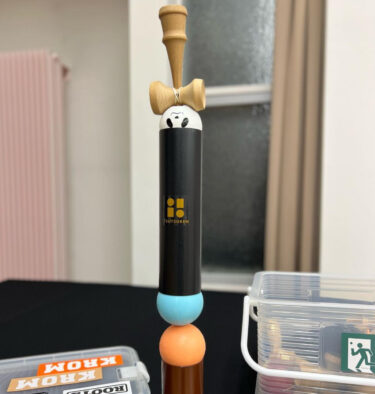 昨日（10/19）は活動日でした！中学生が筒けんを使った積み木をしてくれました。これは自分には出来ない… 凄い。。【北竜けん玉クラブ】