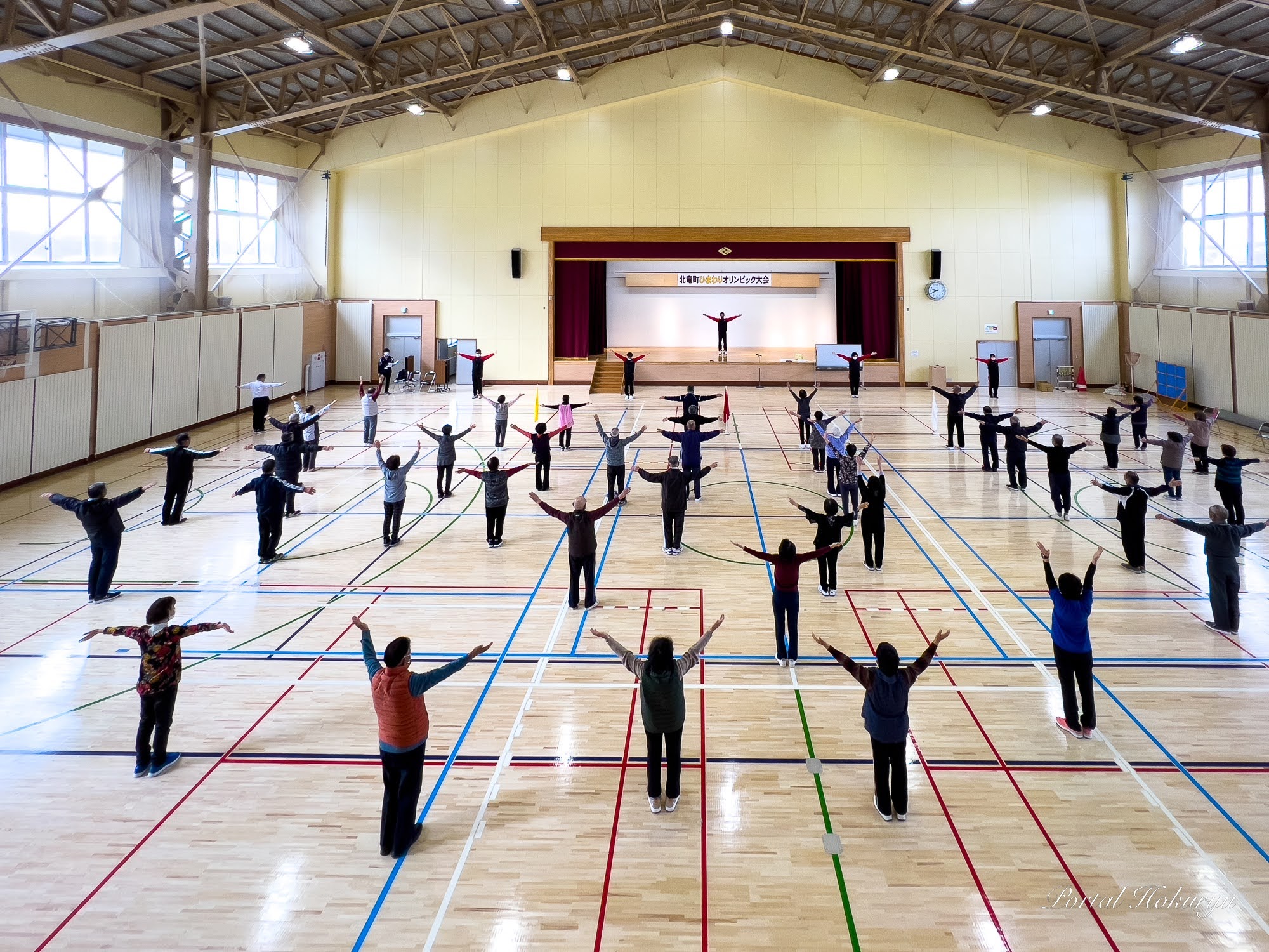 第５１回北竜町ひまわりオリンピック大会 2022（北竜町教育委員会）元気なシニアの笑い声が響く