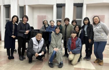 お久しぶりのコーラスでした。 今日は「ヘッドライトテールライト」を中心に。12人なりの素敵な試みが楽しかったです ✨✨✨【北竜町ひまわりコーラス】