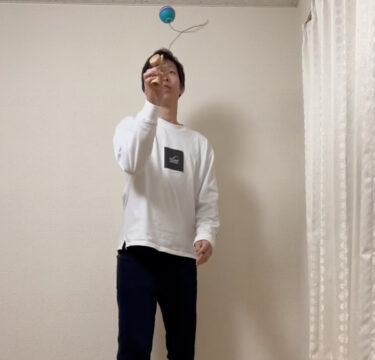 #けん玉クリスマス・18日目「地球まわし」 地元から帰る途中ホワイトアウトでしたが無事家に帰ってこれました 🏠【北竜けん玉クラブ】