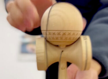 #けん玉クリスマス・25日目「何でもOK」最後は @newlacedkendama でジャグけん。けん玉クリスマス、今年も無事に完走できました ✨【北竜けん玉クラブ】