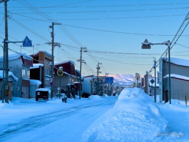 ピンクに染まる恵岱岳