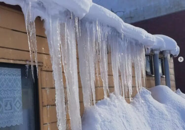 今日は先日の猛吹雪とうってかわって、快晴です❗そのぶん凍れましたけどね 💦【黒千石事業協同組合】