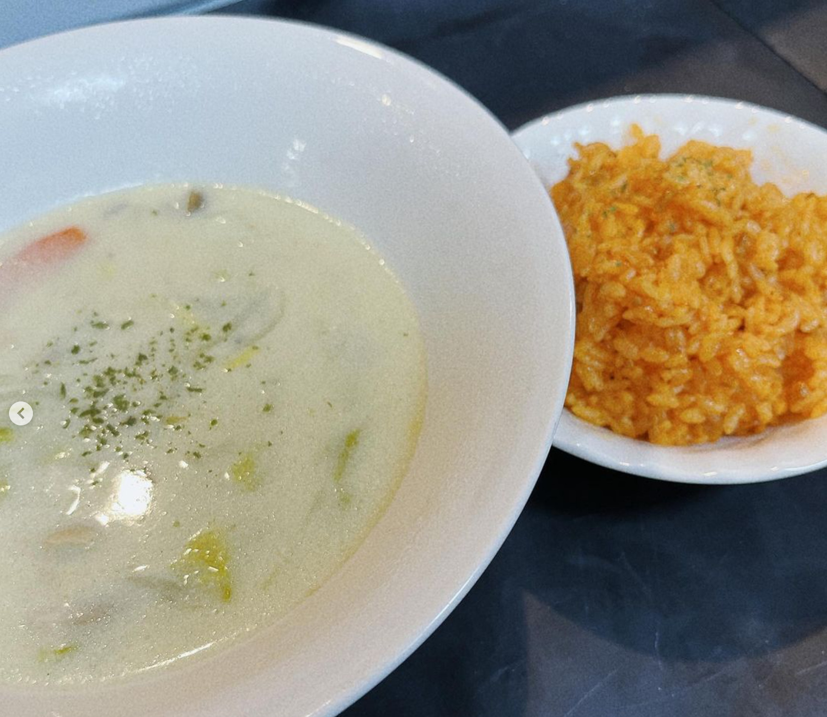 Kremalı güveç ve tavuklu pilav [Himawari Restoran]