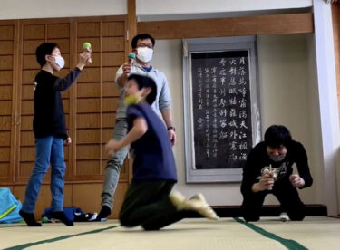 この前の練習会の失敗して崩れ落ちるシーン。本気で楽しんでる証拠ですよね 😁？【北竜けん玉クラブ】