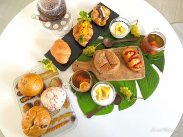 ＲＩＣＨ工房（ＮＰＯあかるい農法）の焼きたてパン販売・４月