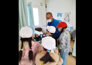 先日かわいい小学生がご来院 😃 実は母校の真竜小学校2年生が生活科の学習で「町探検」という事で町内の商店や飲食店などを訪問しておりました ✨【北竜ひまわり整骨院】