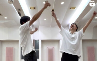 昨日はクラブに旭川から @yaaaatomoken さんが遊びに来てくれました ✨  子どもたちと遊んでもらった後、シンクロ撮影 🎥【北竜けん玉クラブ】