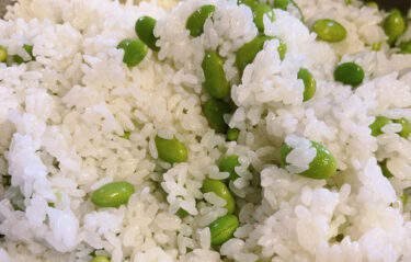 🌻 29 สิงหาคม (อังคาร) อาหารกลางวันประจำวันนี้: ข้าวถั่วแระญี่ปุ่นตามฤดูกาลและอาหารทอดนานาชนิด ♪ [ร้านอาหารฮิมาวาริ]