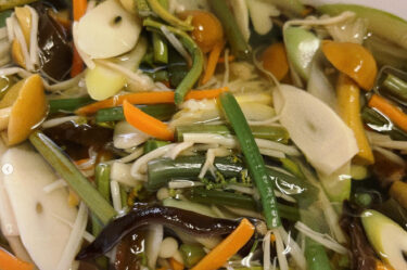 🌻 8月30日（水）本日の日替わりランチ：山菜あんかけ焼きそば ♪ でした 【お食事処向日葵】