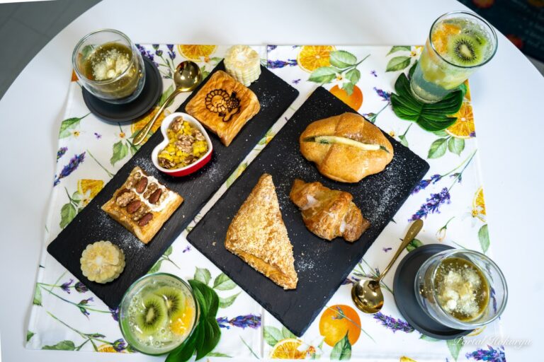 Doanh số bán bánh mì mới nướng RICH Kobo (NPO Akarui Farming) trong tháng 8