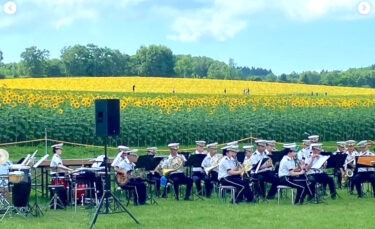陸上自衛隊第2音楽隊の演奏会が行われました 🎺 🎶 人気アニメ主題歌、夏曲メドレーなど盛りだくさんの内容でした！ 素敵な演奏をありがとうございました✨【北竜町ひまわり観光協会】
