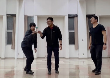 大人３人けん玉１つのレジェンドに挑戦 ✨ これ子どもでも出来そうだし、とても楽しかったです 👏【北竜けん玉クラブ】