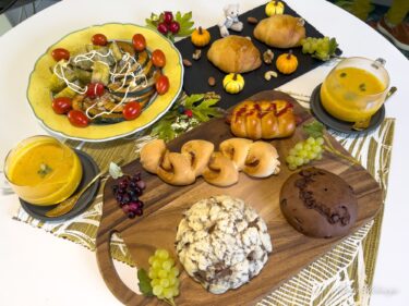 ＲＩＣＨ工房（ＮＰＯあかるい農法）の焼きたてパン販売・１０月