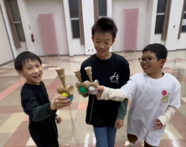 "Airplane Synchro" ve "Tomeken Synchro" ✨ Giderek daha fazla insan Hokuryu Kendama tişörtleri giyiyor ~ [Hokuryu Kendama Kulübü]