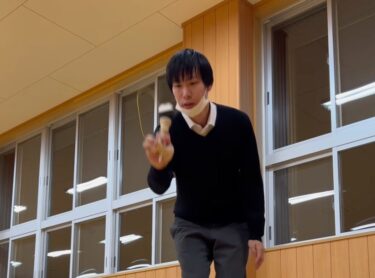 #けん玉クリスマス day13・空中ブランコ：#けん玉ないない。あっ、カメラ回ってたの？という感じで撮影する人のモノマネをしました（？）【北竜けん玉クラブ】