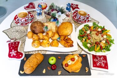 ＲＩＣＨ工房（ＮＰＯあかるい農法）の焼きたてパン販売・１２月