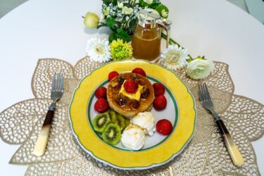 Watanabe Yasunori Çiftliği'nden hasat edilen en iyi kavun balı için şükranla!