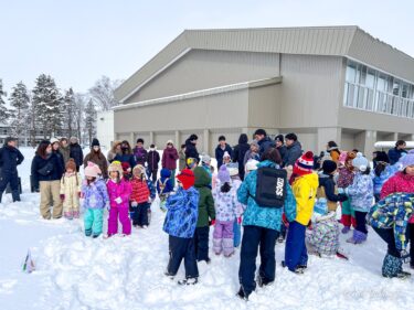 37वां होकुर्यु टाउन स्नो फेस्टा युकिंको फेस्टिवल 2024 बर्फीले मैदानों में मुस्कान और हंसी गूंजती है!