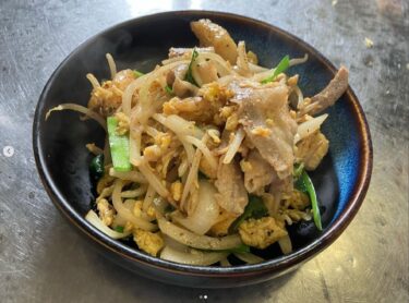 🌻 3月11日（月）本日の日替わりランチ：豚肉とイカの野菜炒め 🥬 🦑 でした【お食事処向日葵】